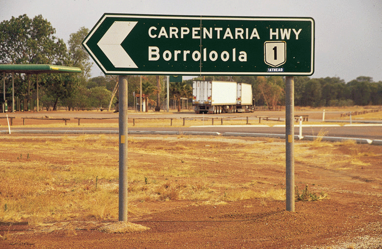 NT-753-Carpentaria-highway-turnoff-south-of-daly-waters-3832